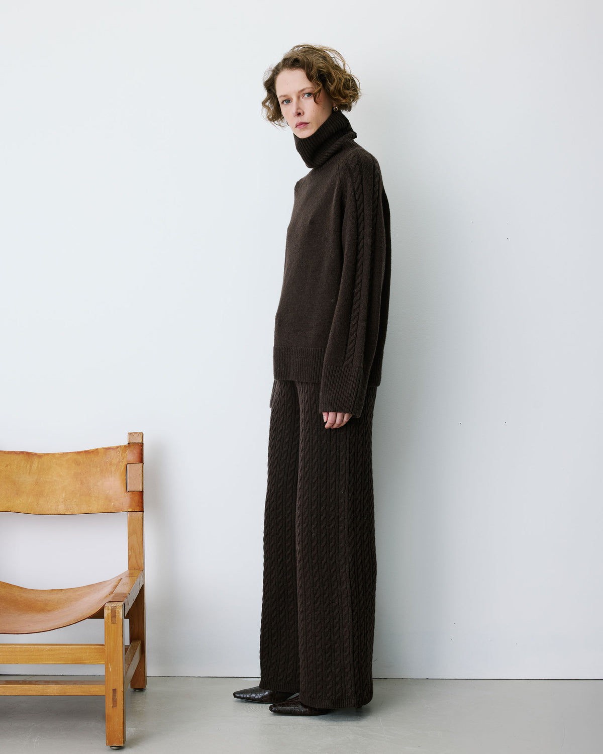 Oversized cable-knit turtleneck jumper chocolat Bastille