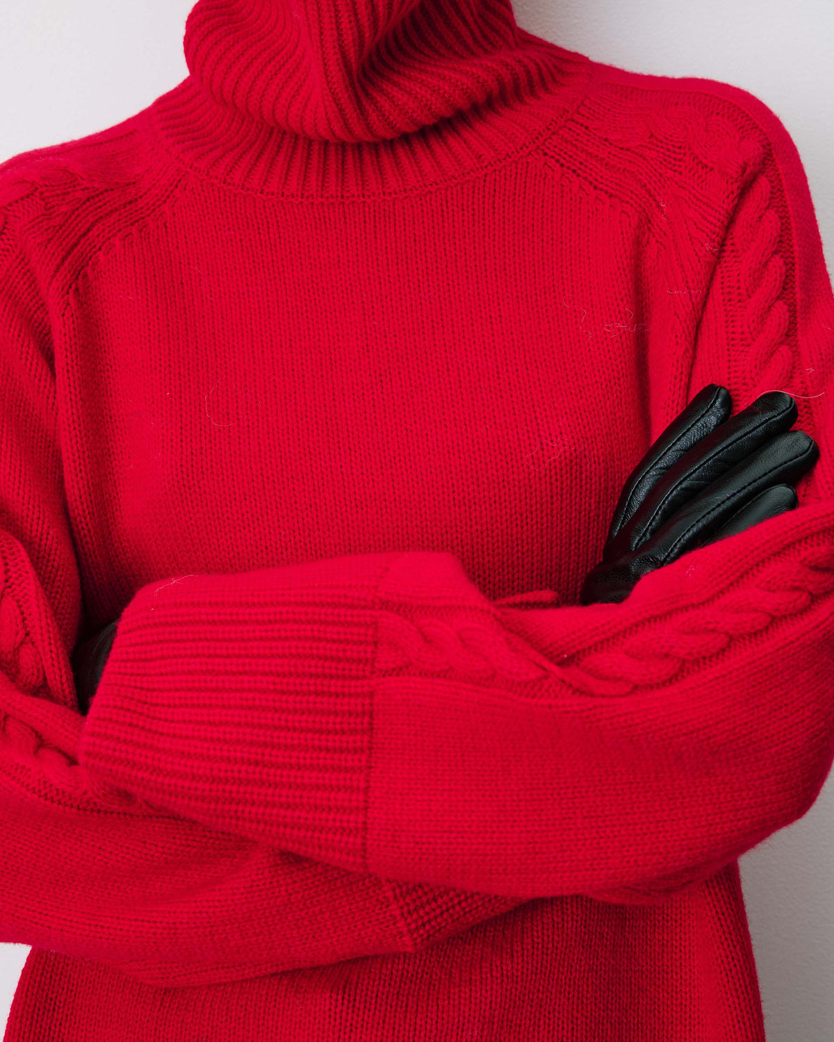 Pull oversize col roulé en maille torsadée rouge Bastille
