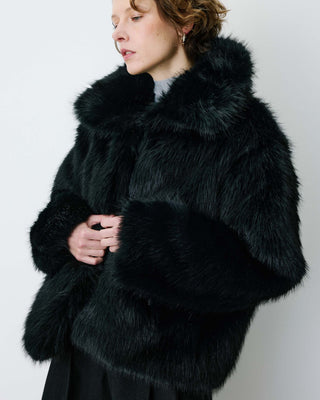 Faux-fur coat with a wide collar noir Billie