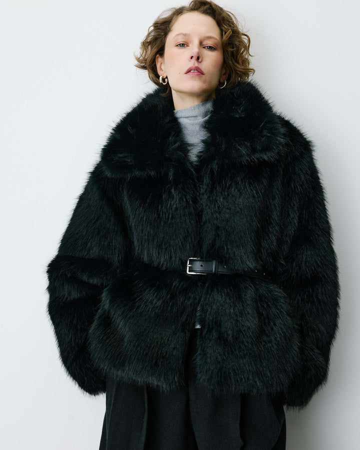 Faux-fur coat with a wide collar noir Billie