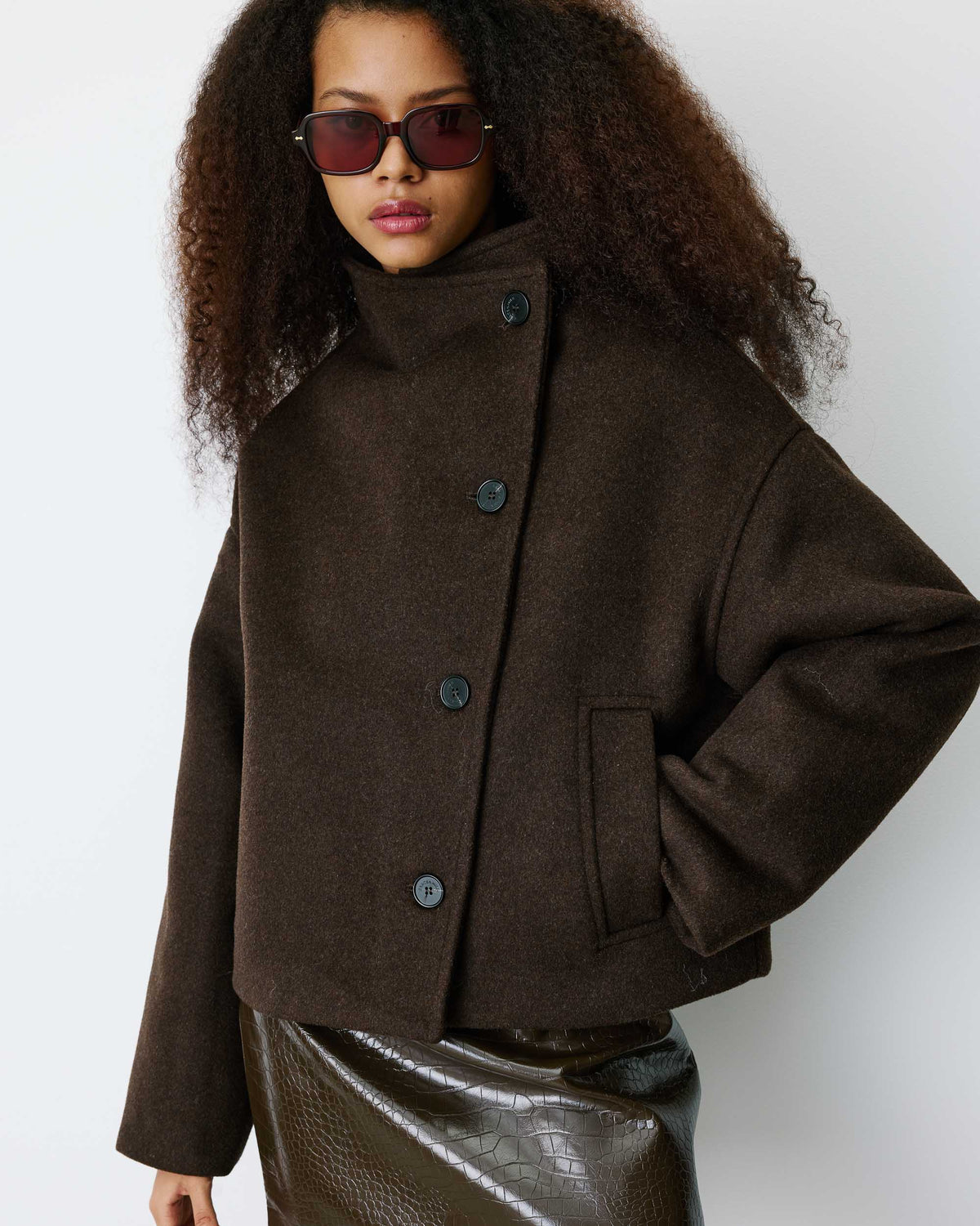Wool-blend short coat with high collar chocolat Blanca