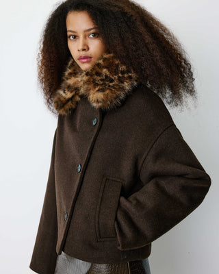 Manteau court col cheminée en laine mélangée chocolat Blanca