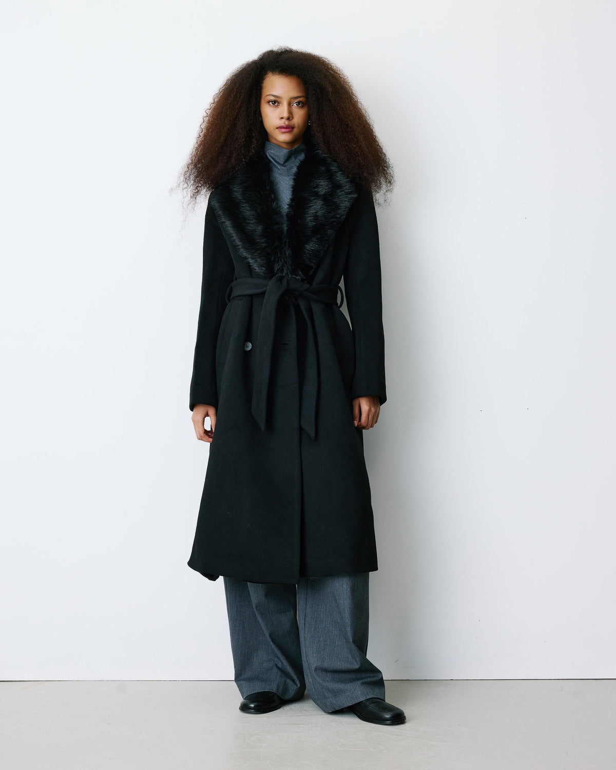 Long coat with faux-fur collar noir Beryl