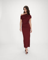 Robe longue cintrée col asymétrique cherry Vanity