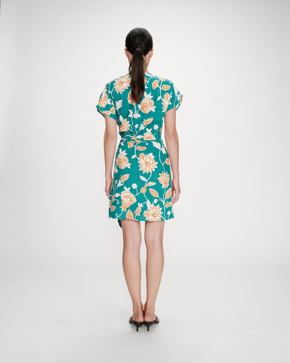 Robe courte portefeuille à fleurs vert Velora