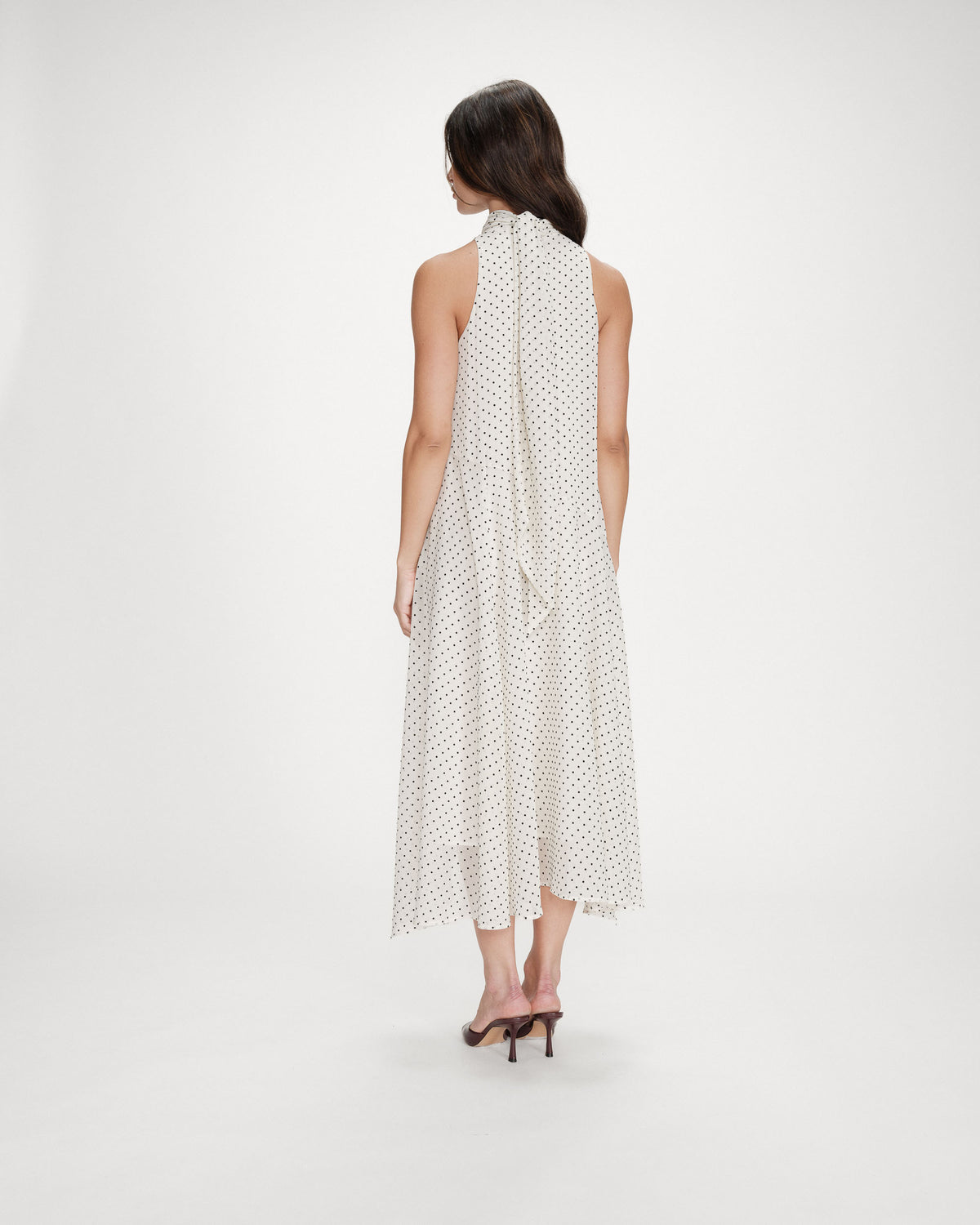 Robe longue fluide à pois col montant à nouer ivoire Valoria