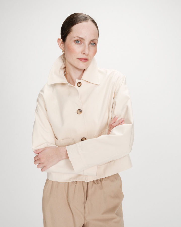 Cropped cotton buttoned jacket ecru Veronica