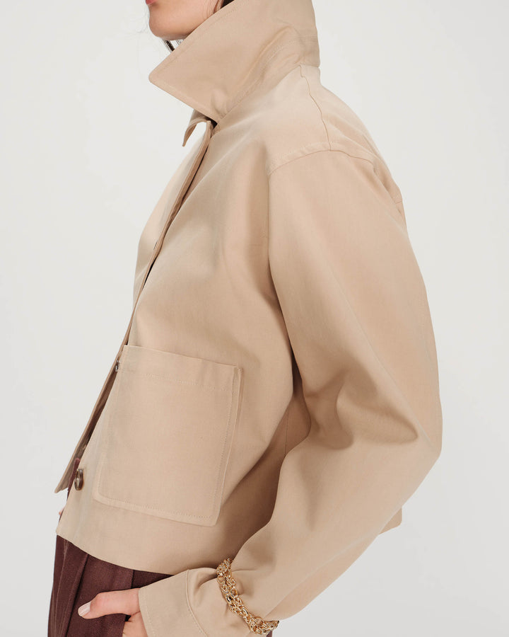 Veste courte en coton boutonnée à poches sable Veronica