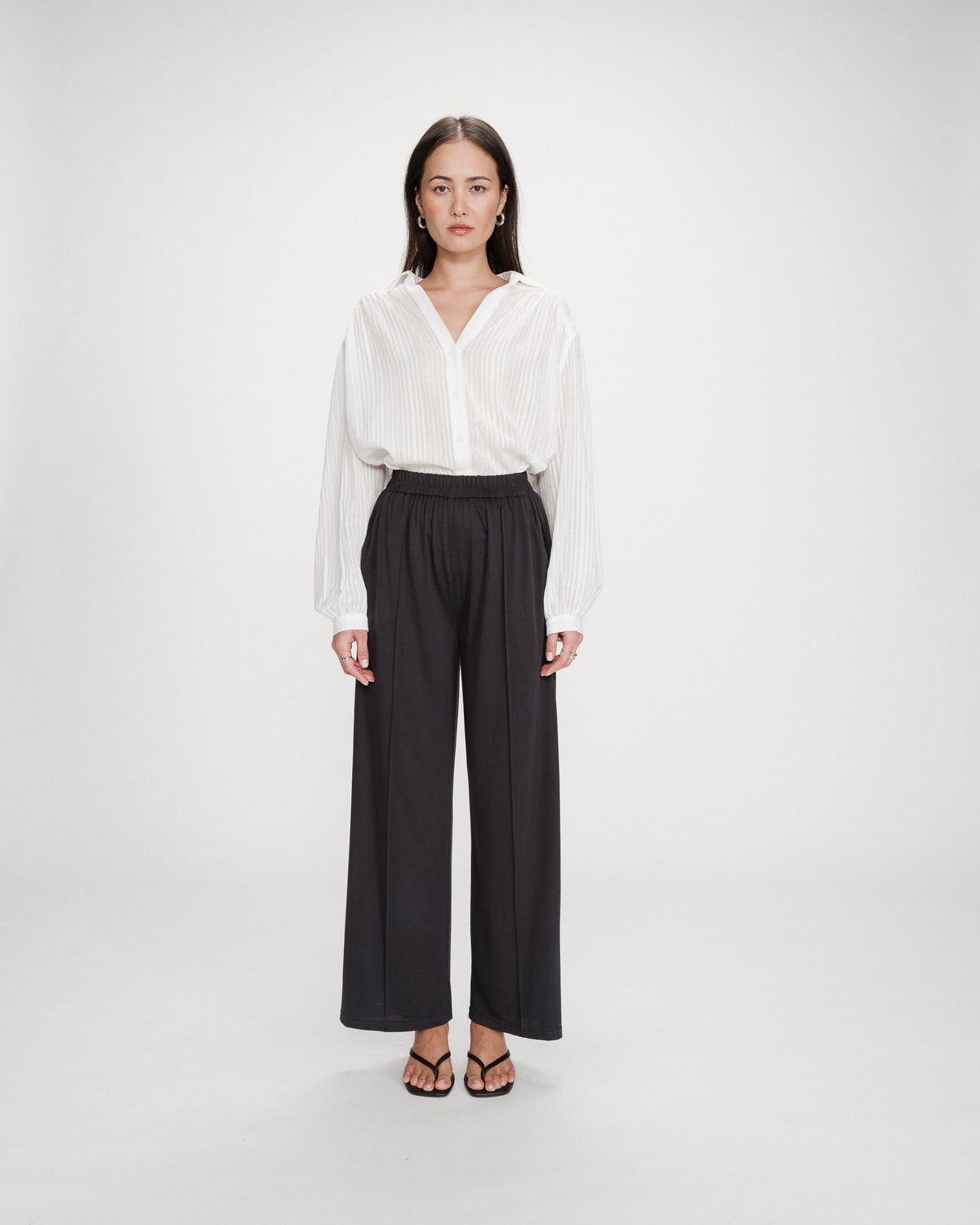 Pantalon en modal jambe large carbone Pax