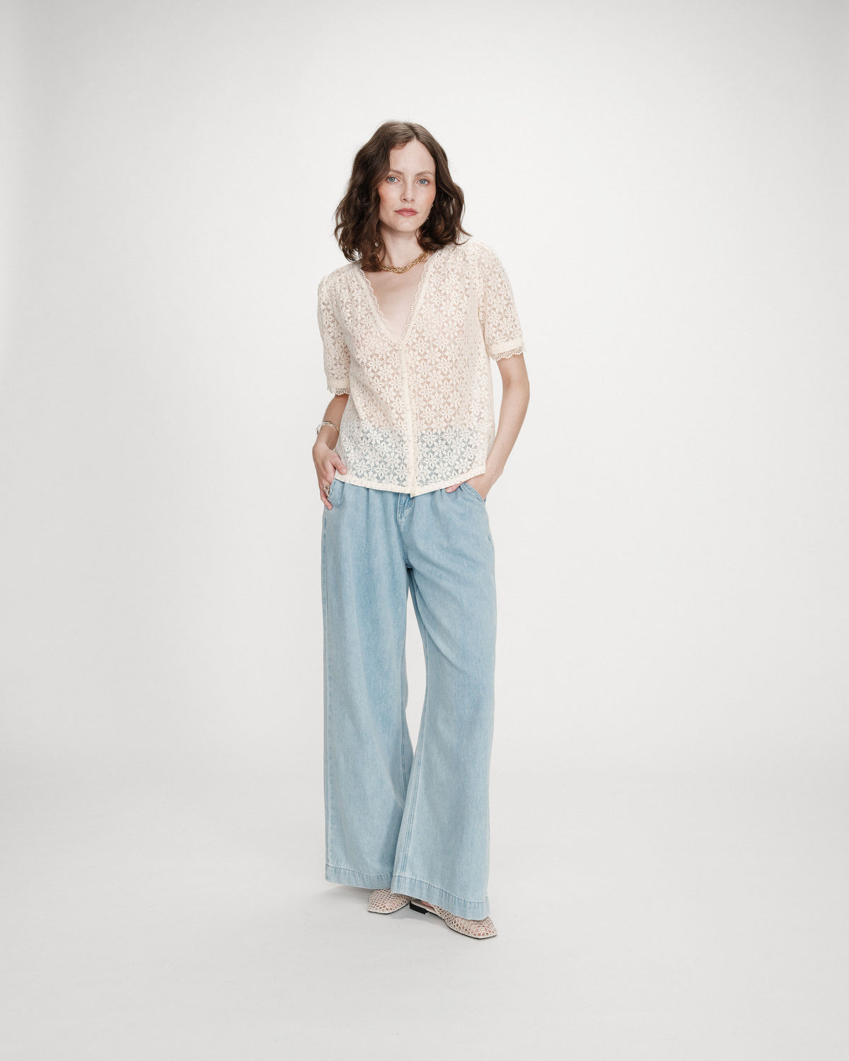Short-sleeve V-neck lace blouse amande Vicky