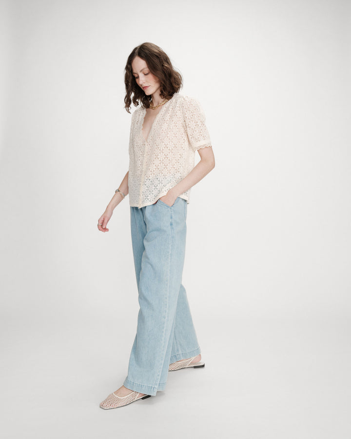 Short-sleeve V-neck lace blouse amande Vicky