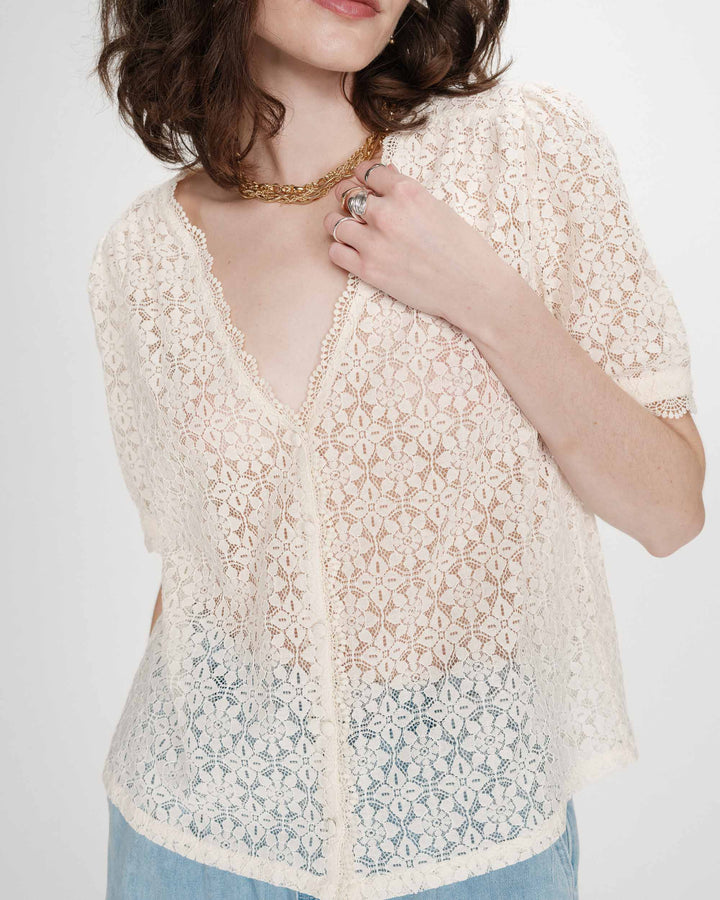 Short-sleeve V-neck lace blouse amande Vicky