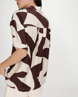 Chemise imprimée graphique chocolat Veil