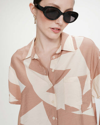 Chemise imprimée graphique mocha Veil