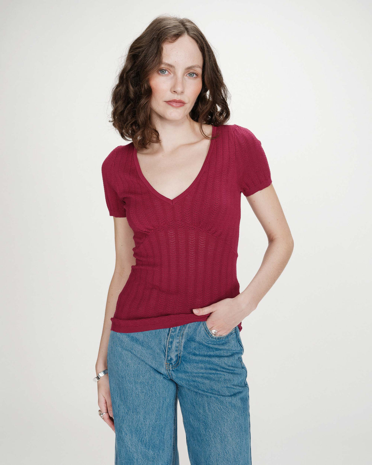 Pull ajusté à fronces manches courtes col V pivoine Velyor