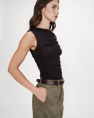 Top drapé asymétrique près du corps noir Vodia