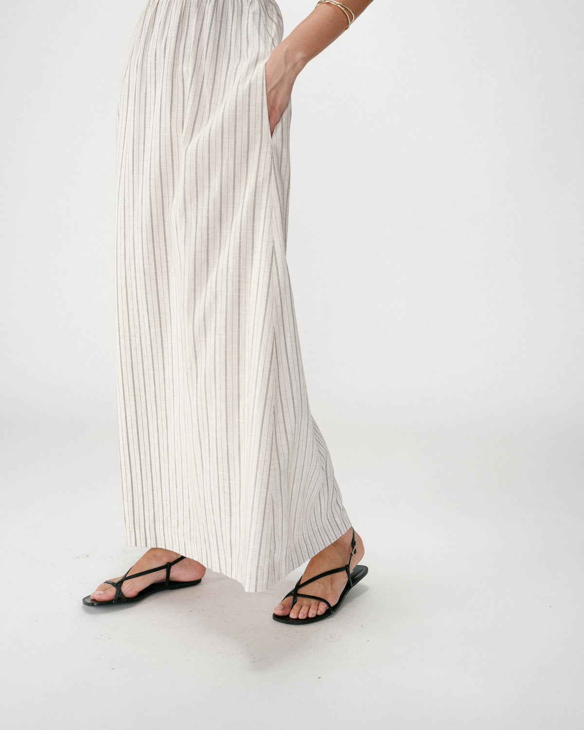 Robe longue rayée dos nu à fines bretelles sable Wyna