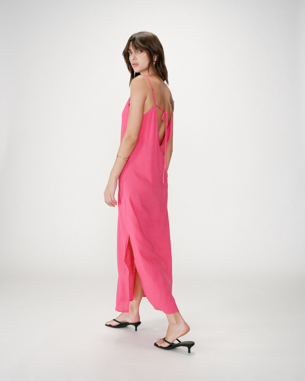 Robe longue en lin col V dos nu à nouer fuchsia Wendra