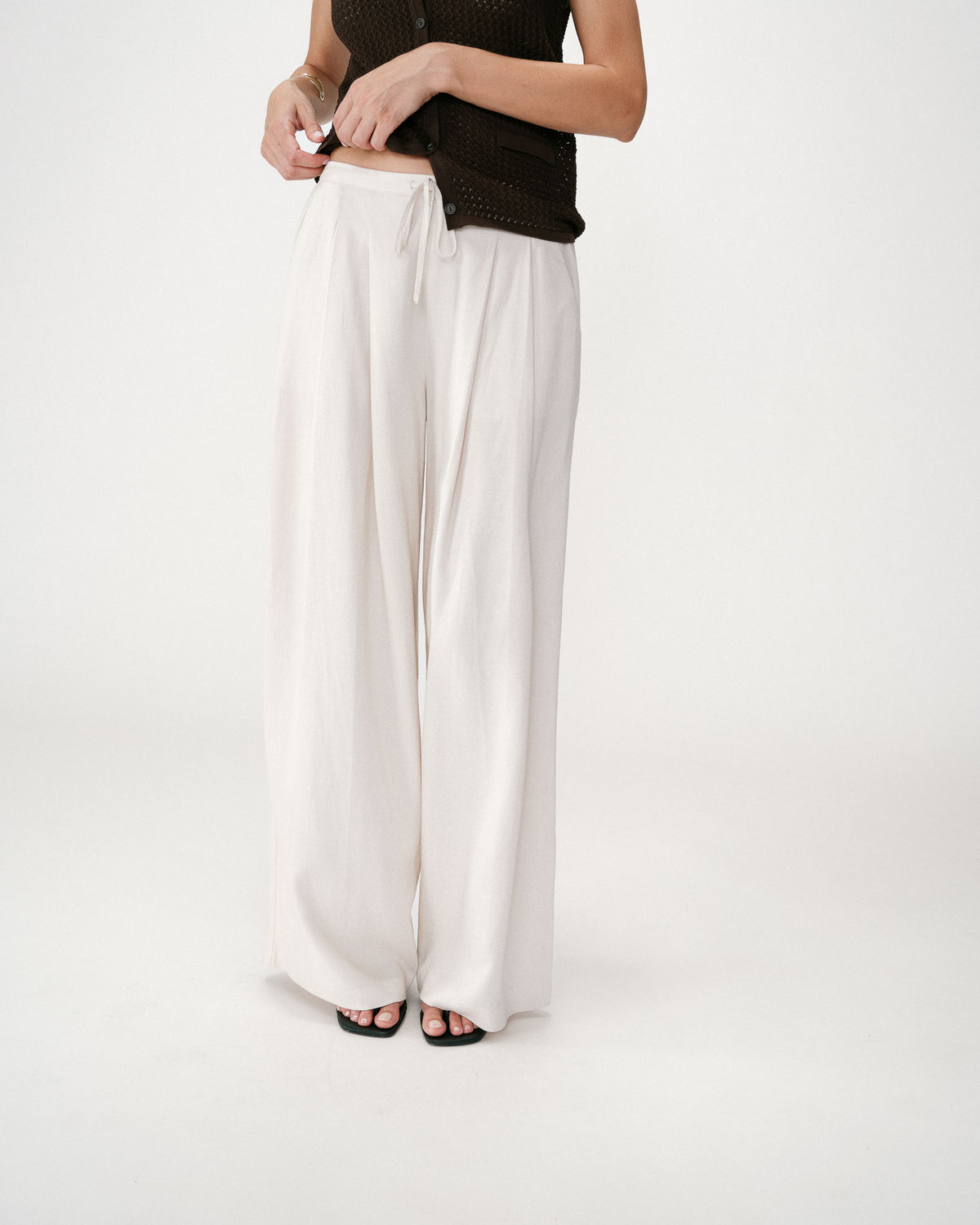 Pantalon tailleur en lin fluide sable Wally