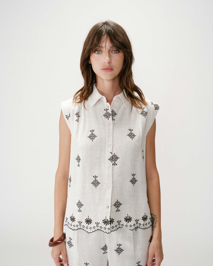 Sleeveless embroidered pattern shirt chocolat Wisenna