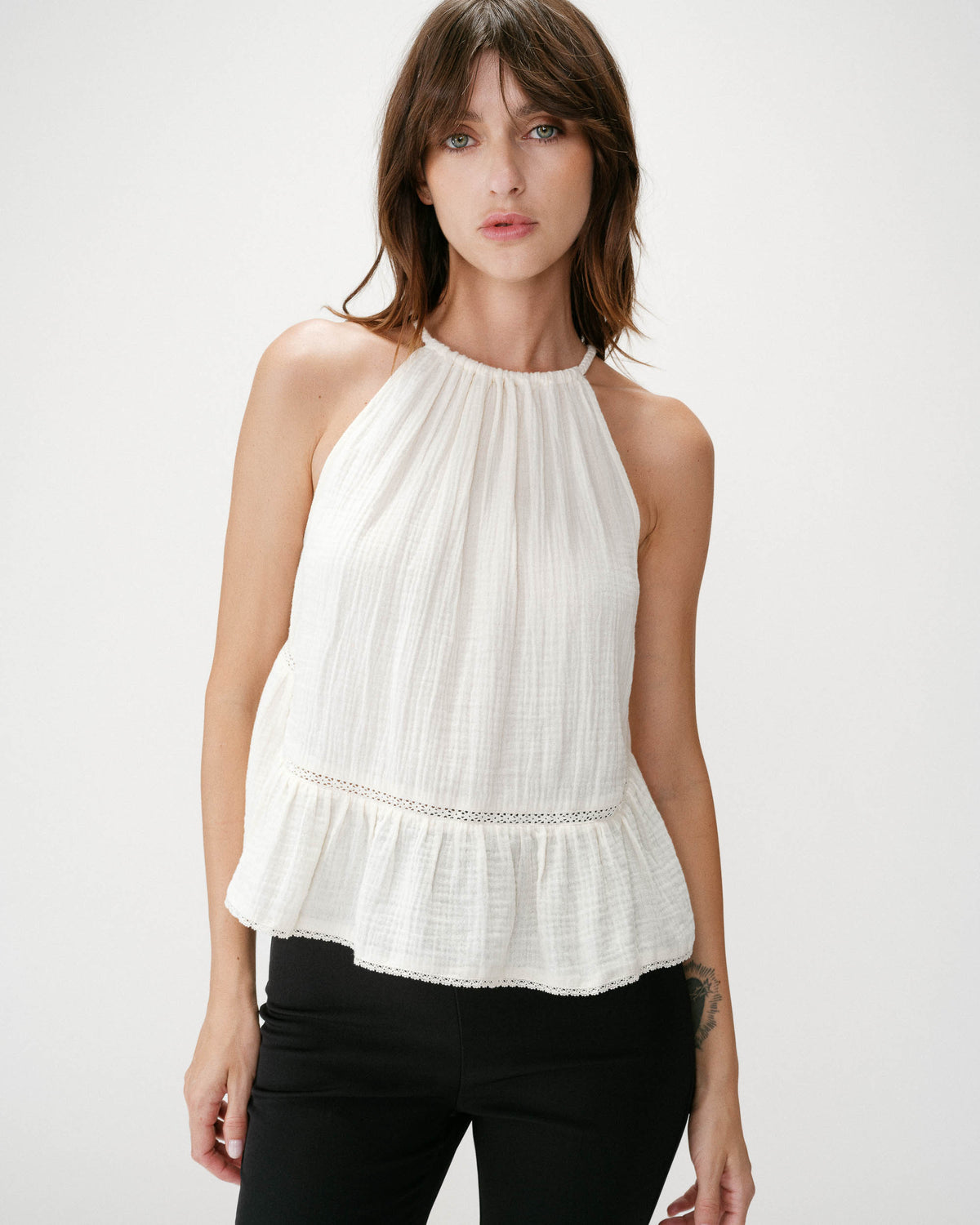 Top sans manches froncées en gaze de coton ecru Widy
