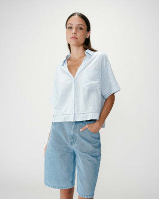 Chemise large manches courtes détails dentelle ciel Winka